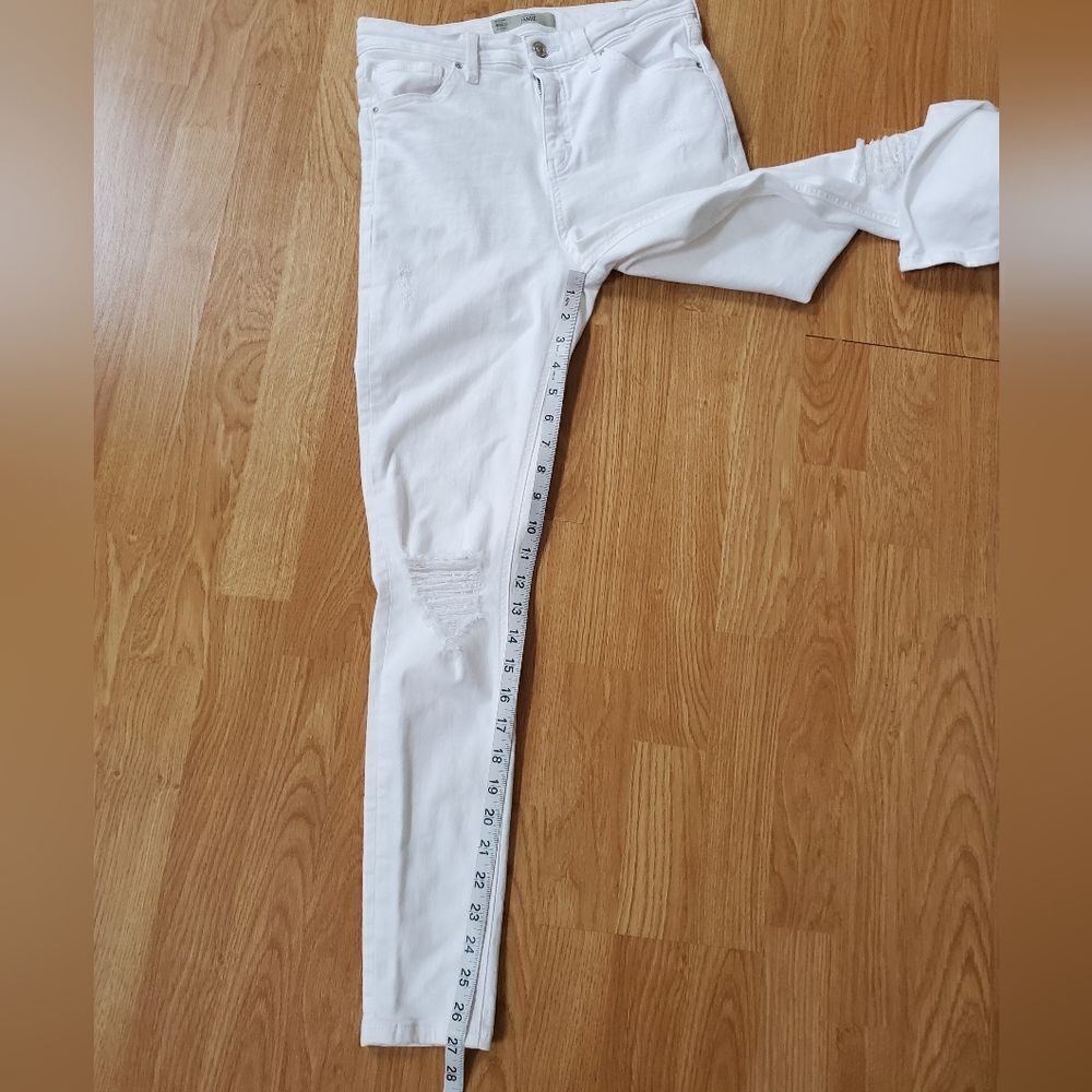 Topshop 'Jamie' Ripped Knee Skinny Jeans - size 28 in White. - Picture 10 of 14
